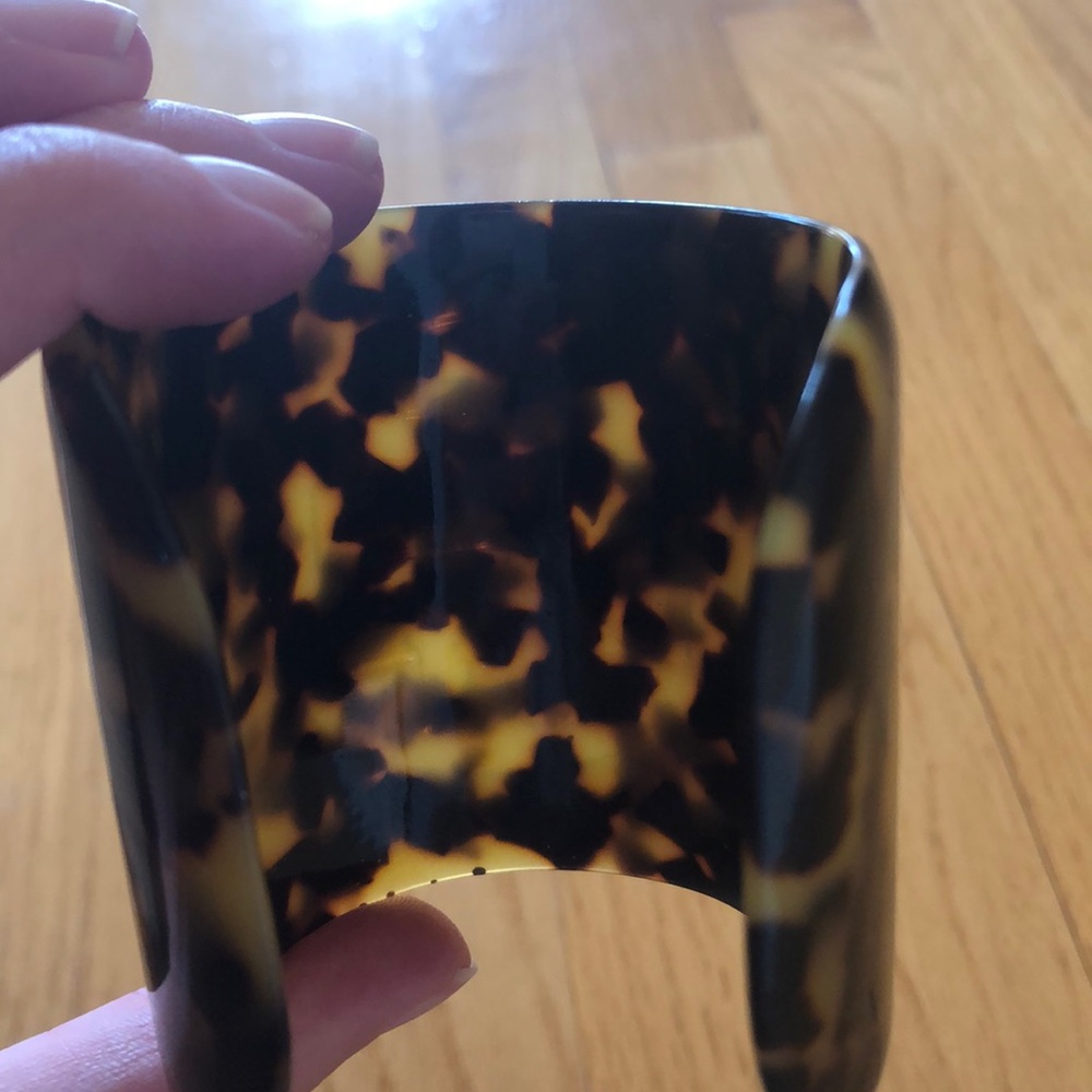 SOLD Tory Burch tortoise cuff bracelet - Picture 7 of 9